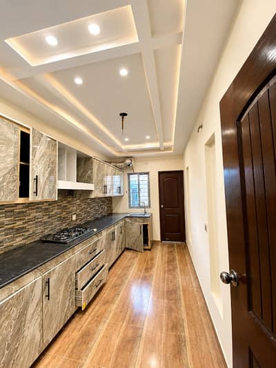 Luxury 5 Marla house Available for rent In lakecity Lahore