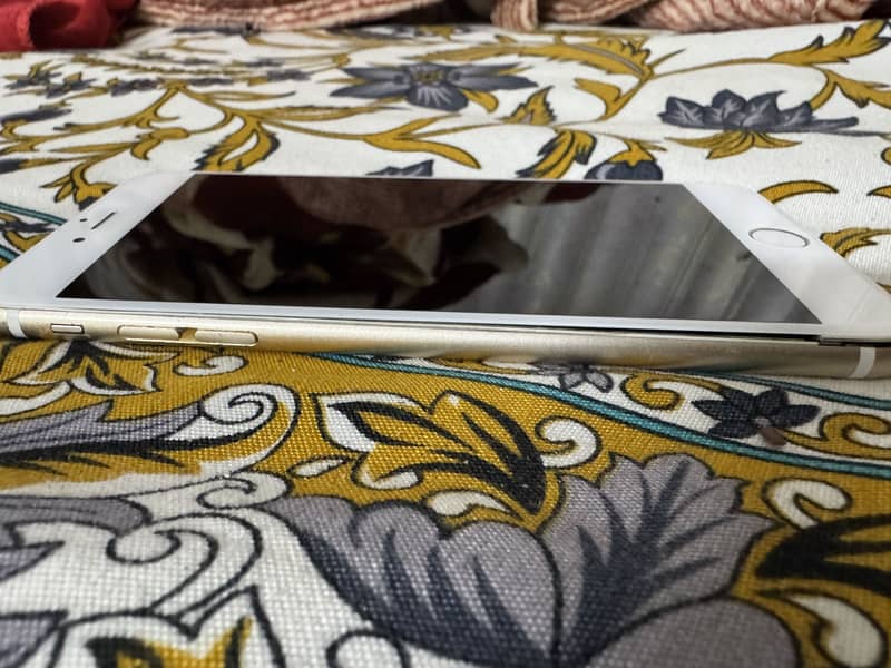 Apple iPhone 6S Plus 1
