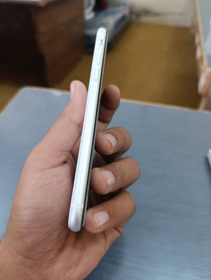 iPhone 0