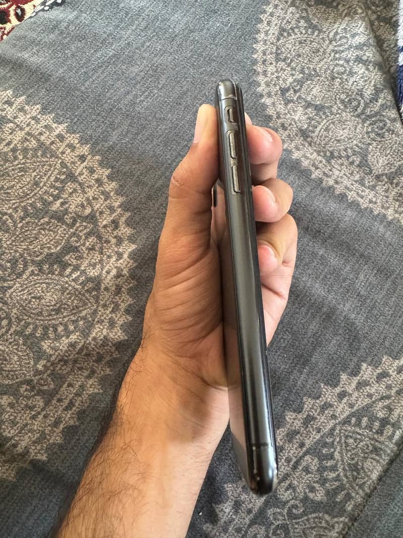 Apple iPhone X 3