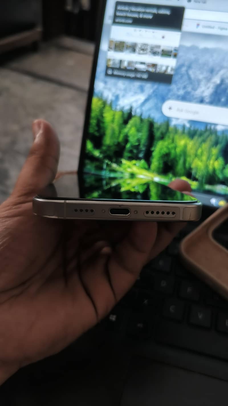 Apple iPhone 16 Pro Max 3