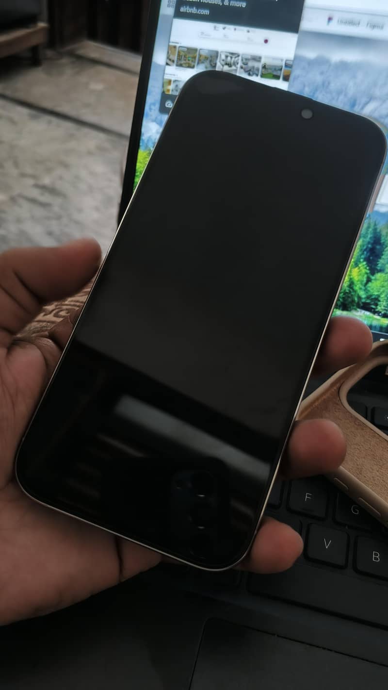 Apple iPhone 16 Pro Max 8