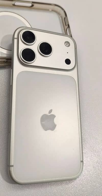 iPhone 17 Pro 256GB – Like Brand New 10/10 Condition (Box + 100% Bat