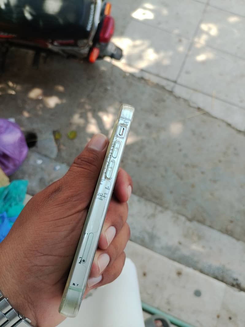 Apple iPhone 12 mini 3