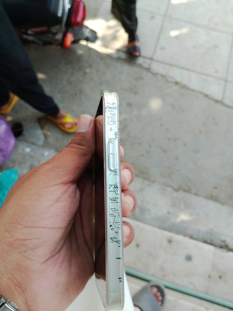 Apple iPhone 12 mini 4