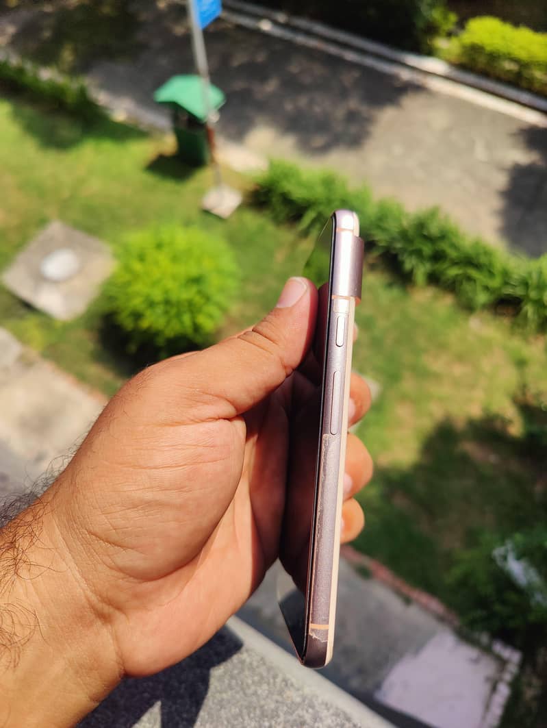 Google Pixel 8 4