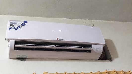 Dawlance 1.5 Tonn Non inverter Dawlance AC. Fixed price Peshawar.