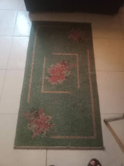 center carpet for sale serious buyer can contact only