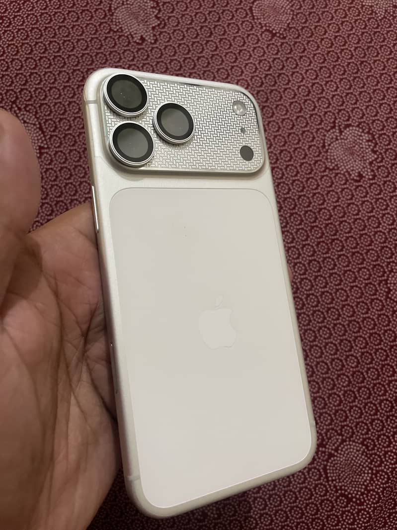 Apple iPhone 17 Pro Max 1