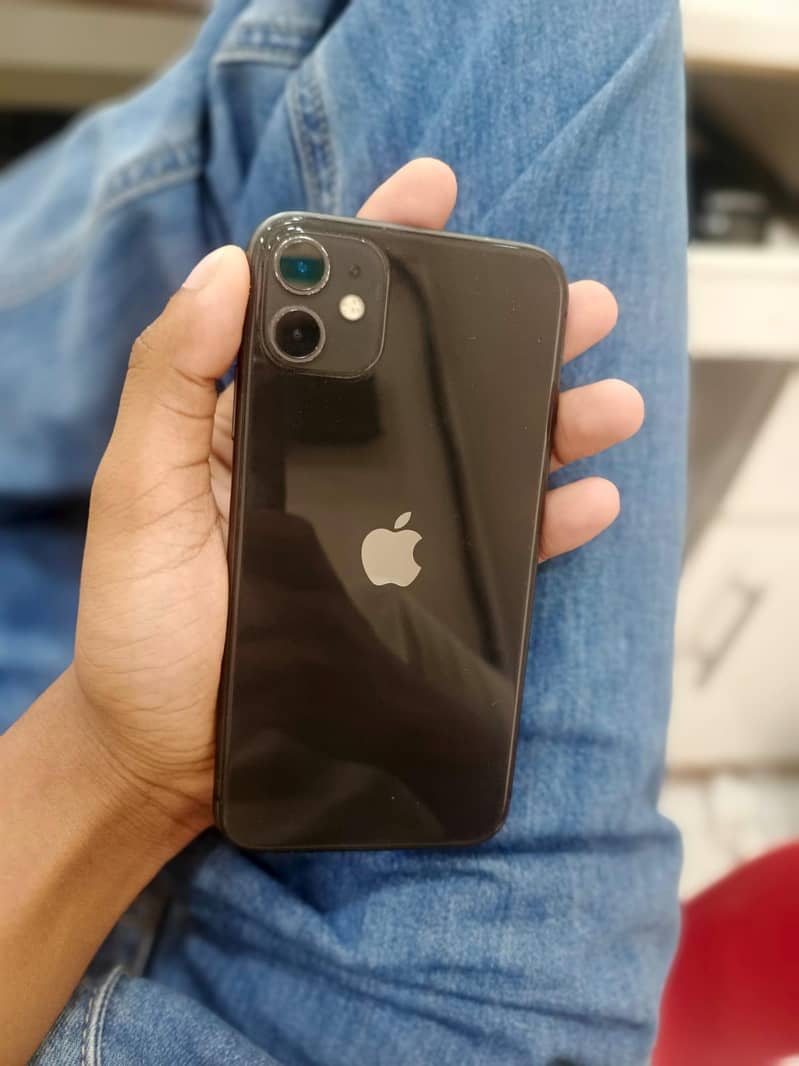Apple iPhone 11 0