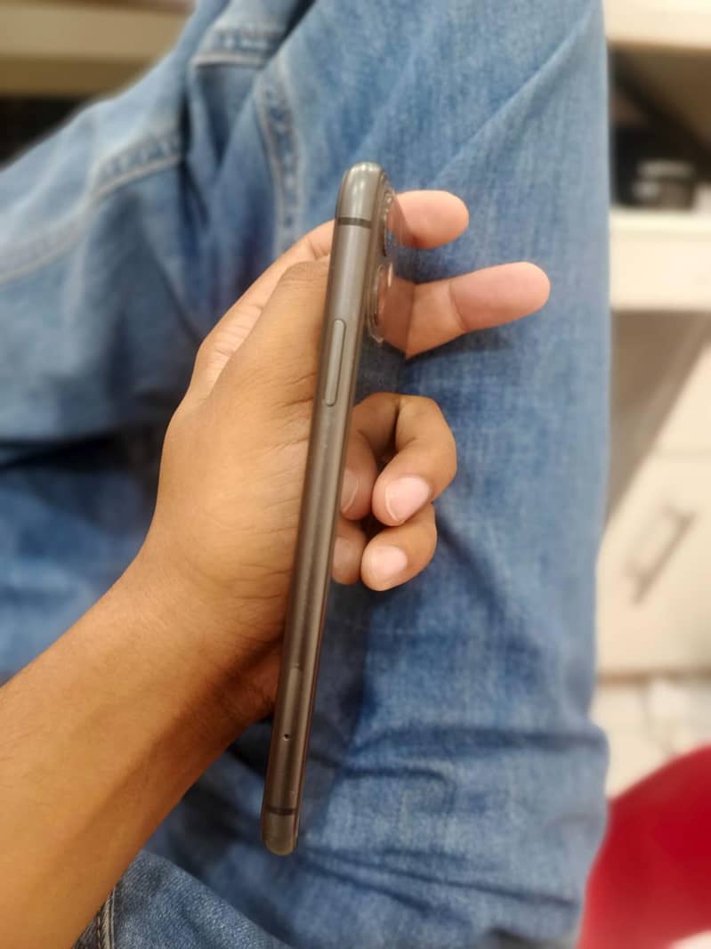 Apple iPhone 11 2