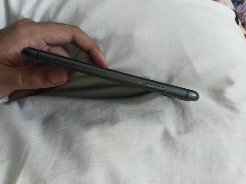iPhone 11 5