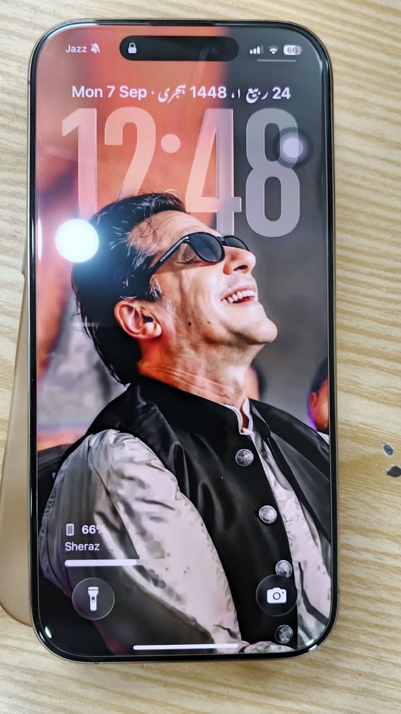 Apple iPhone 16 Pro 1