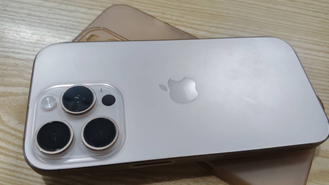 Apple iPhone 16 Pro 5