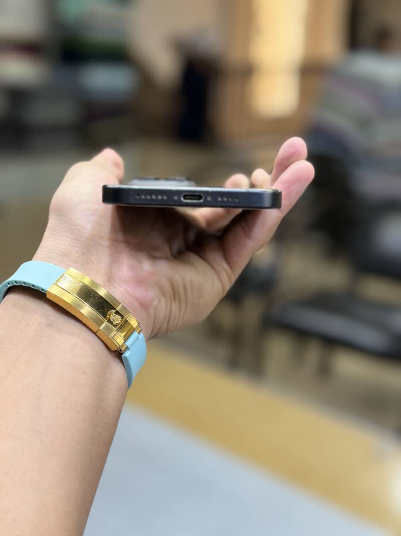 Apple iPhone 15 Pro Max 1