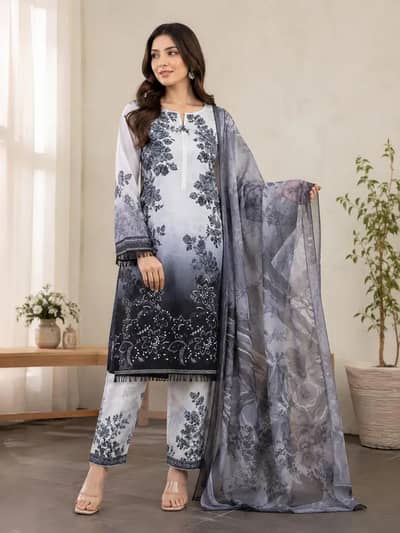 *Elegant 3-Piece Printed Lawn Suit - Embroidered Daman* 