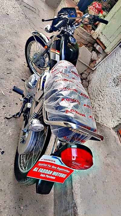 CG HONDA 125  Special addition self start 25/26 model black color