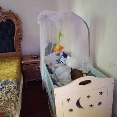baby crib