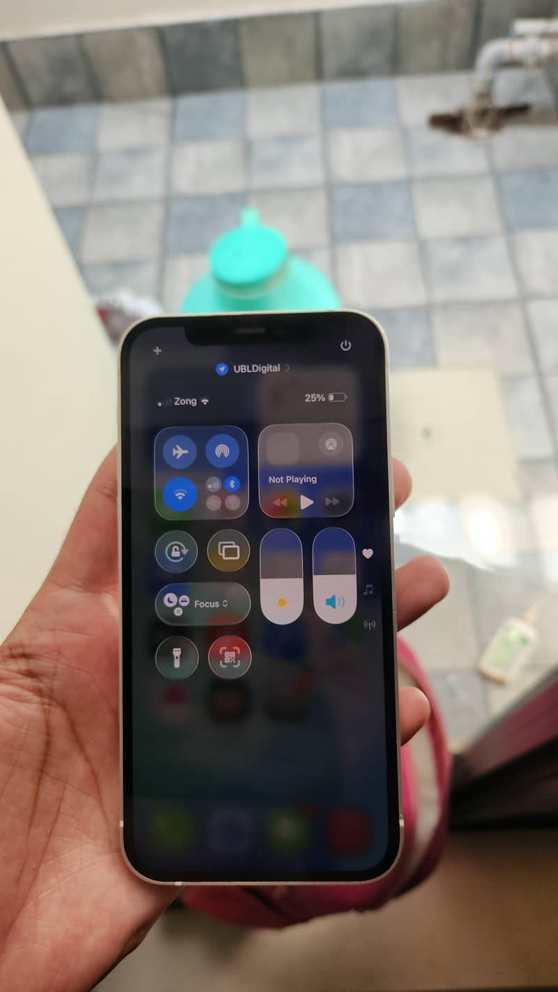 Apple iPhone 12 6