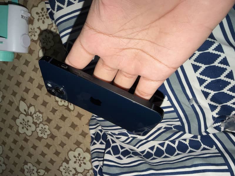 Apple iPhone 14 4