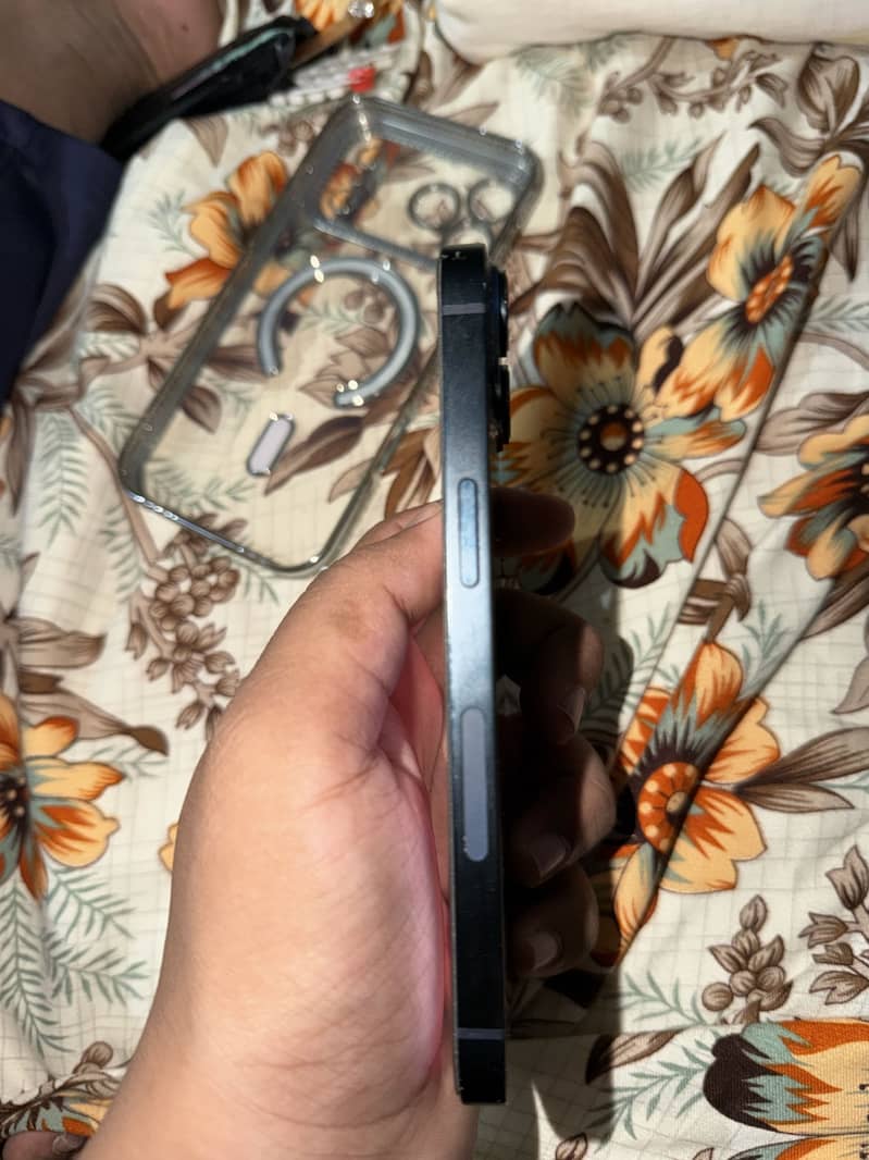 Apple iPhone 14 7