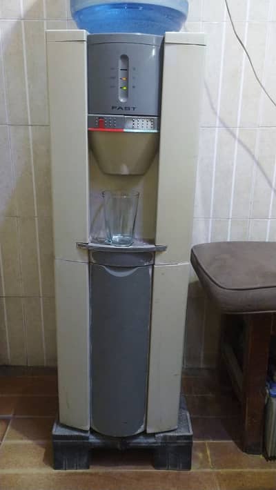 Water Dispensar with fridge