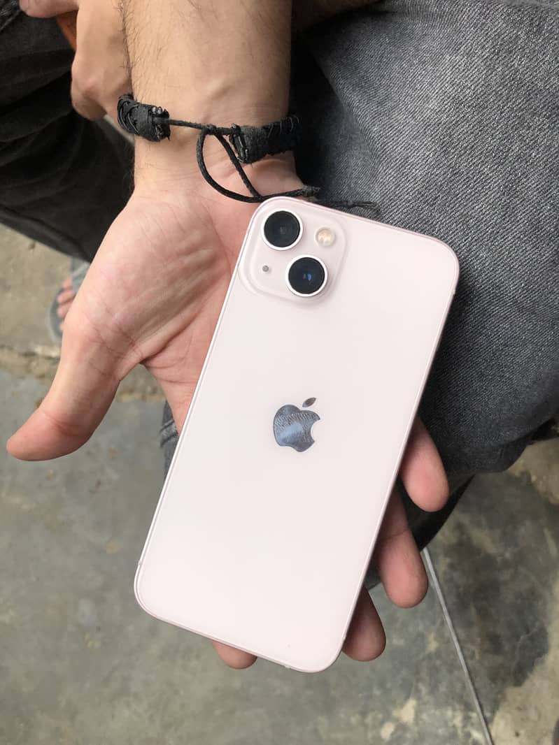 Apple iPhone 13 0