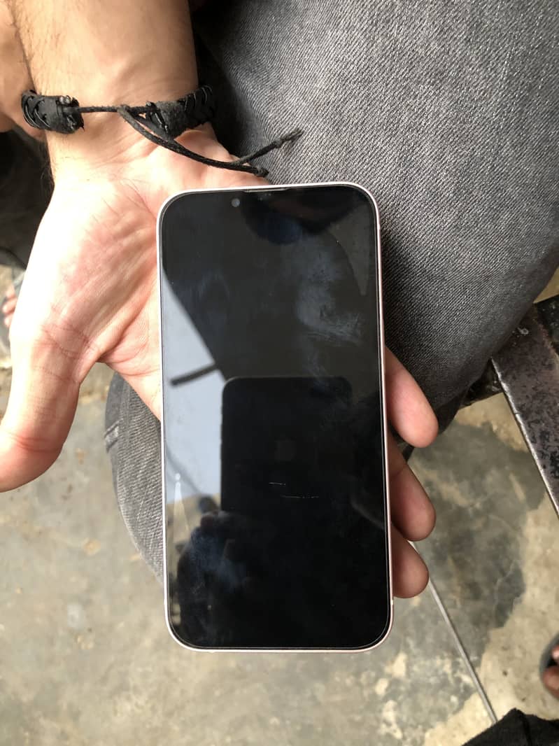 Apple iPhone 13 1
