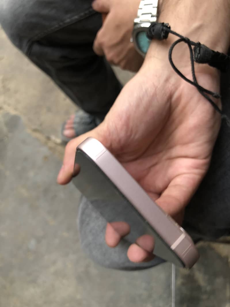 Apple iPhone 13 4