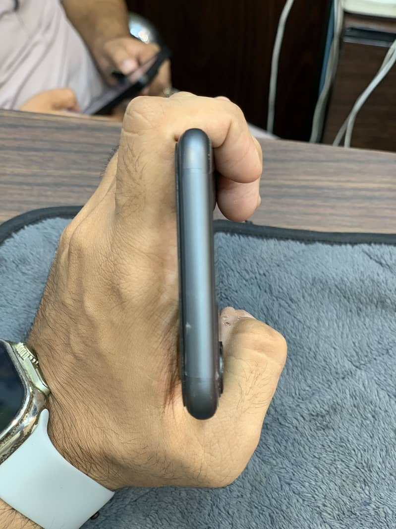 Apple iPhone 11 2