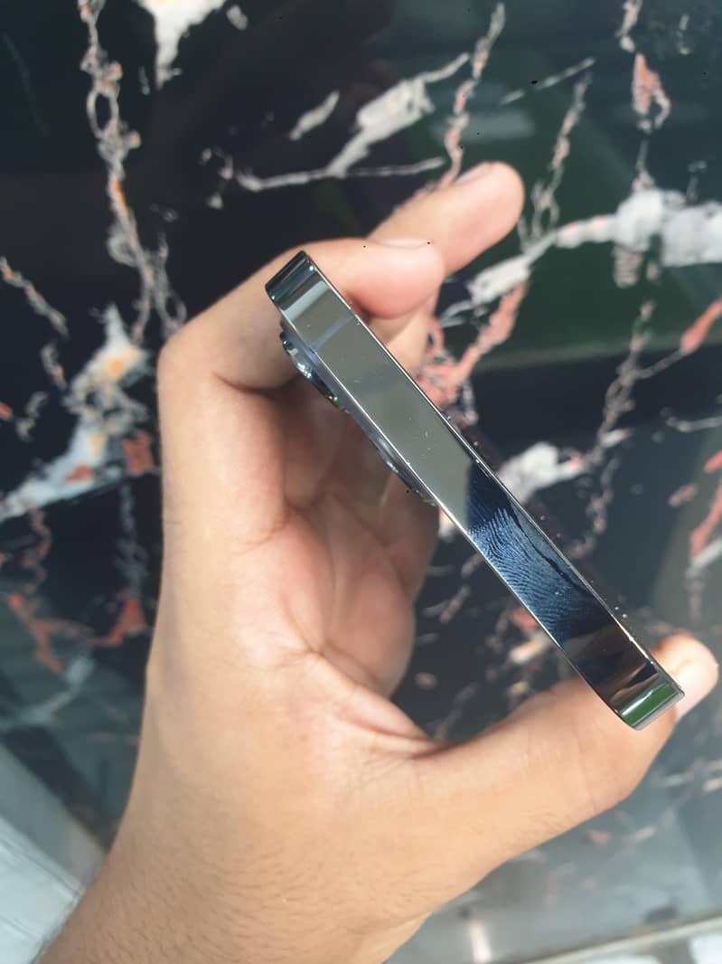 iPhone 13 Pro Max 3