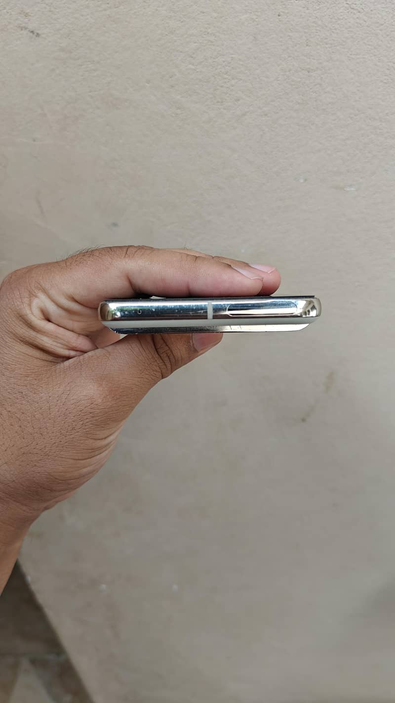 Google Pixel 8 Pro 2