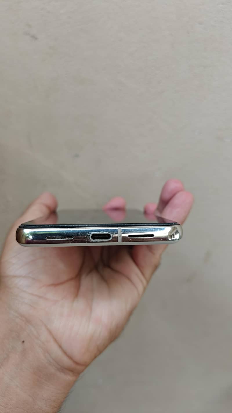 Google Pixel 8 Pro 6