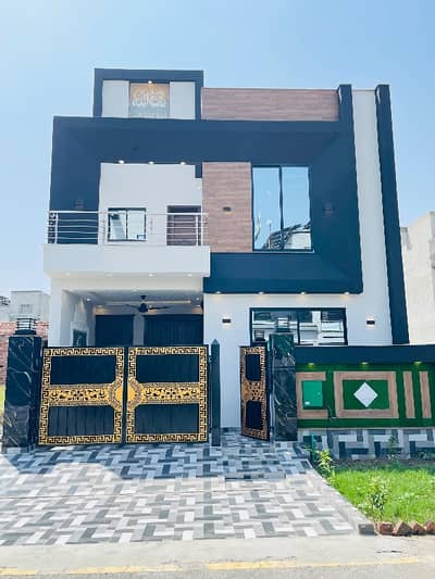 5 Marla House Available For Sale In Bahria Nasheman Lahore With Hot Location Near By Park Hospital DHA Main Bolivar