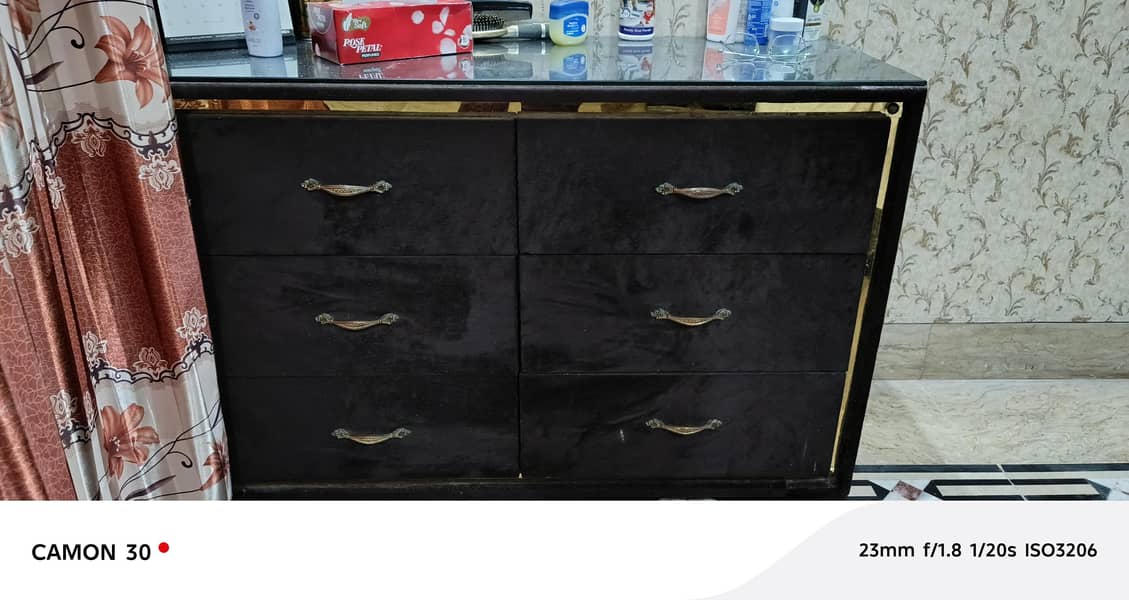 Dressing table 0