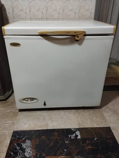single door deep freezer