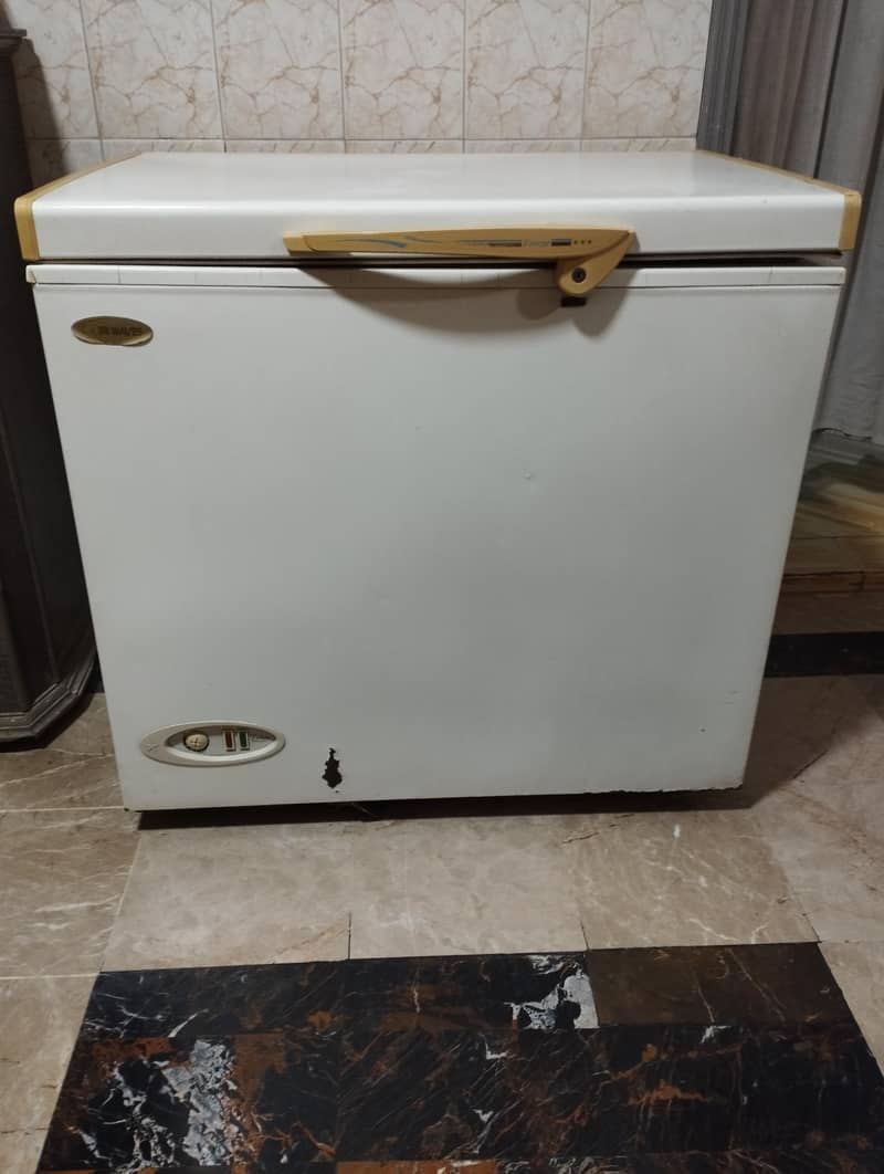 single door deep freezer 0