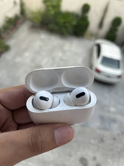 Airpods pro 1st generation with Magsafe charging case