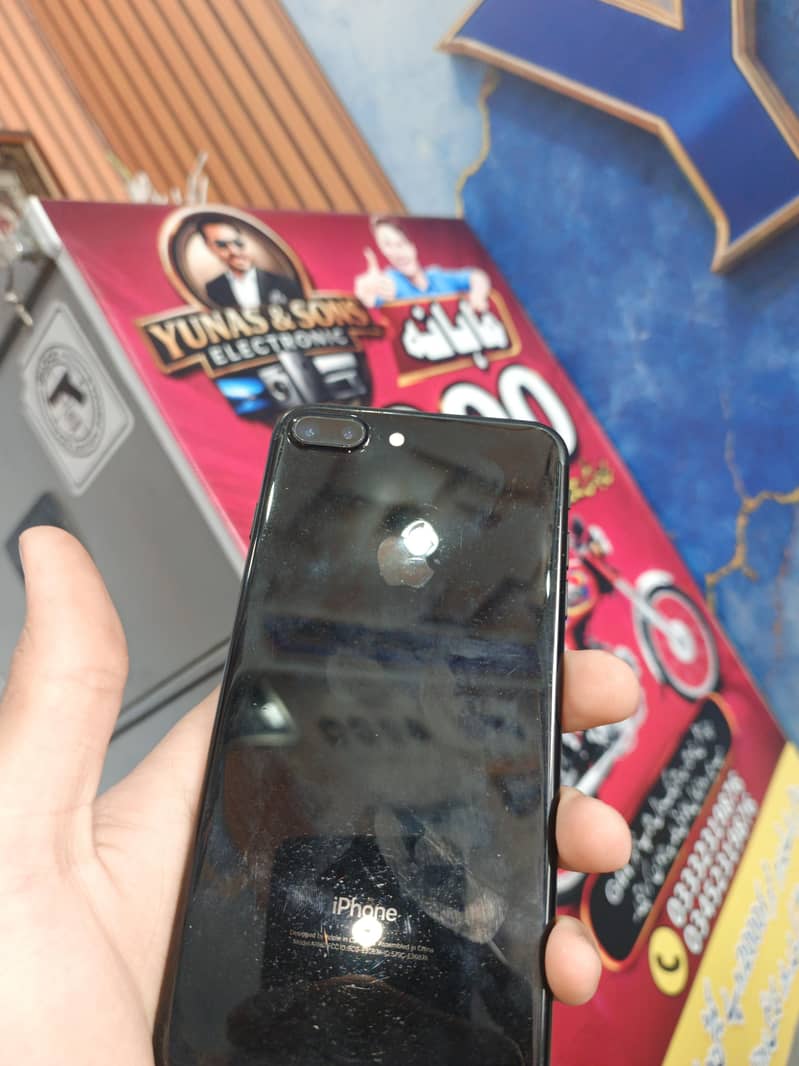 Apple iPhone 7 Plus 0
