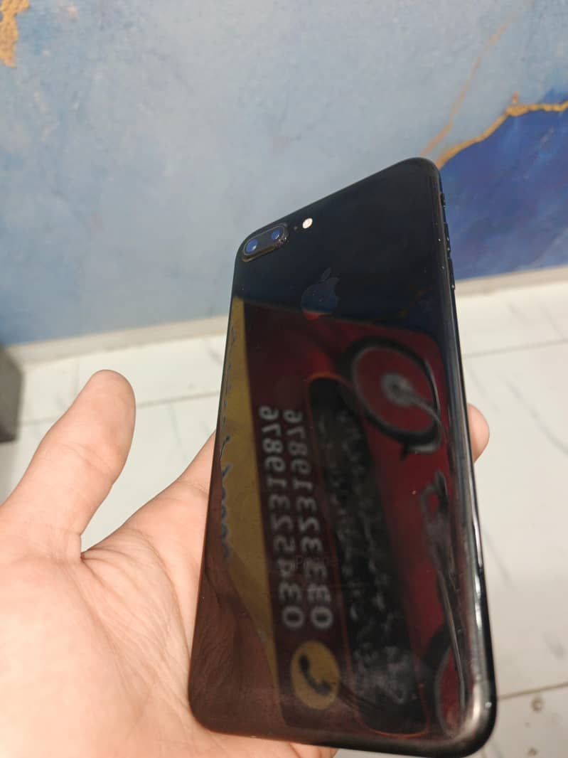 Apple iPhone 7 Plus 3