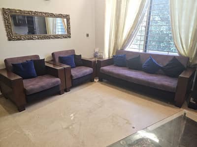 Elegent & Modern Living Room Sofa Set - Excellent Condition