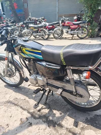 i am selling cg 125