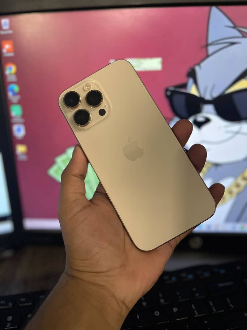 Apple iPhone 16 Pro Max 6