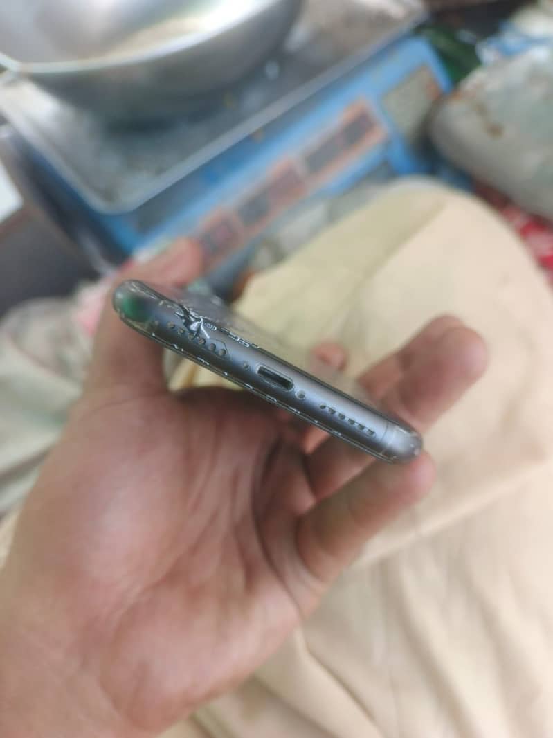 Apple iPhone 11 1