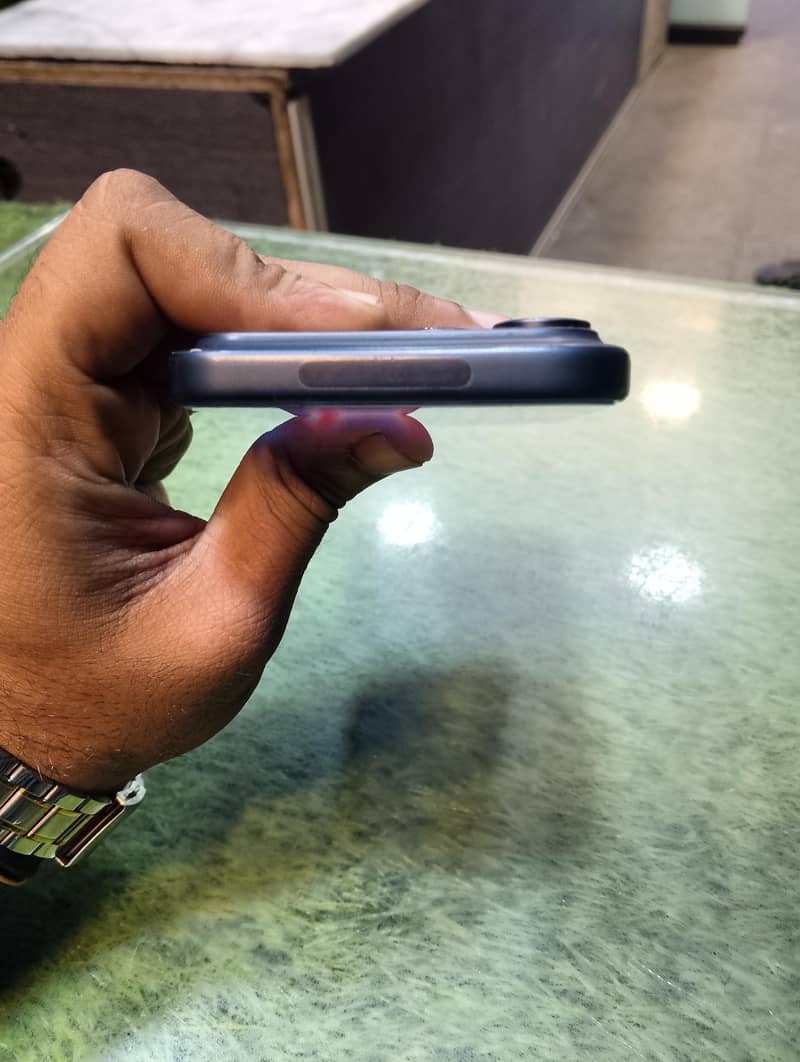 Apple iPhone 17 Pro Max 2
