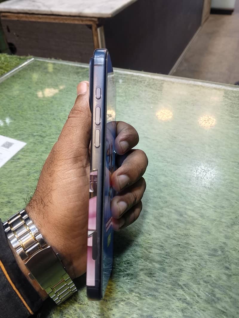Apple iPhone 17 Pro Max 3