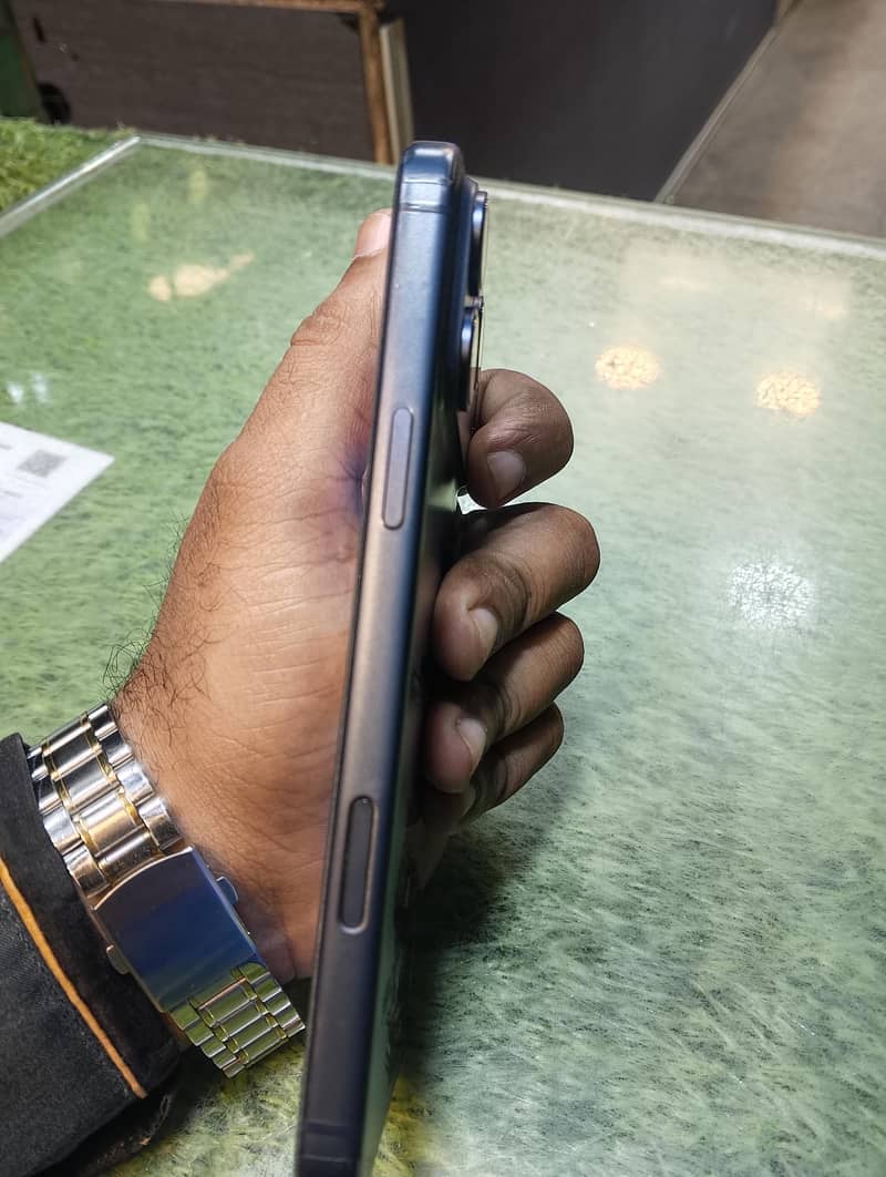 Apple iPhone 17 Pro Max 5