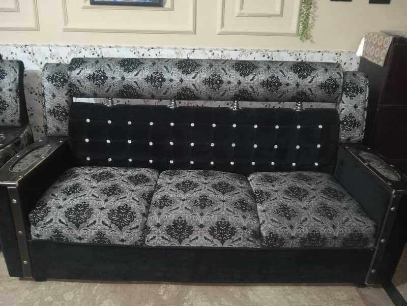 3+2+1 seater 2