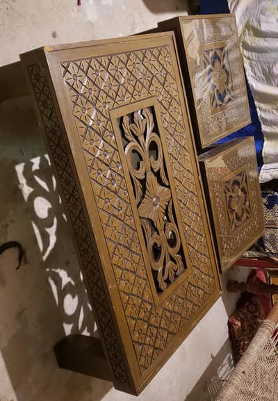 Glass coffee table complete set urgent sale