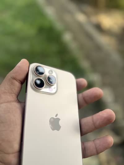 Apple iPhone 16 Pro Max